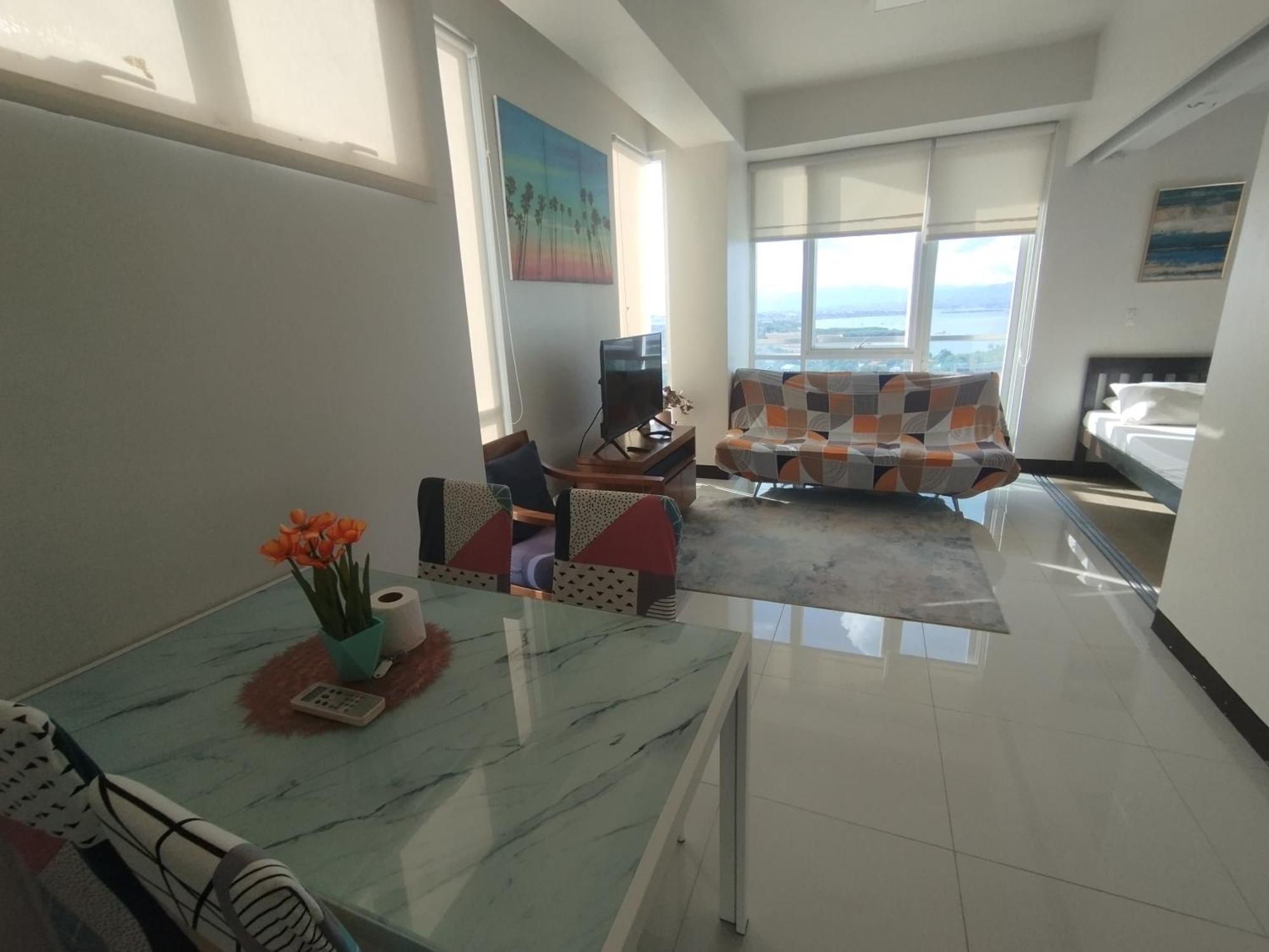Mactan Newtown Seaview Condo By Fjcivo ماكتان الغرفة الصورة